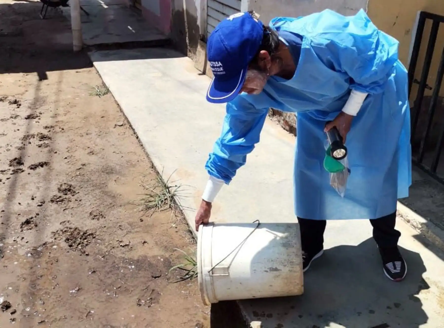 Brigadas de salud de Lambayeque visitan las viviendas del distrito de Tumán, uno de los más afectados por el brote de dengue que registra esta región.  ANDINA/Difusión
