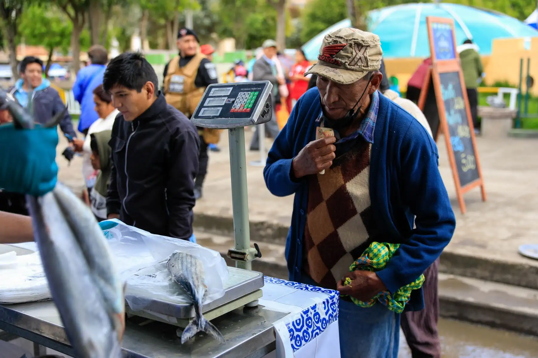 El Ministerio de la Producción impulsa el consumo de pescado a precios justos por medio de las ferias Mi Pescadería. Foto: Produce/Difusión.