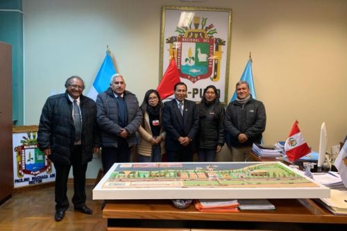 Autoridades del sector Cultura y representantes de la región Puno sostuvieron reunión para evaluar proyecto del Parque Cultural Bicentenario en esta región. Foto: Mincul/Difusión.