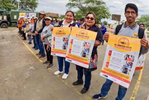 Con la finalidad de generar alianzas con autoridades e instituciones para realizar un trabajo conjunto y articulado para la lucha contra el dengue, el Ministerio de Salud (Minsa) y la Dirección Regional de Salud (Diresa) Piura presentaron al comité multisectorial de salud que se constituirá como un importante soporte para fortalecer las acciones de prevención y control de los casos de la enfermedad transmitida por el zancudo Aedes aegypti.