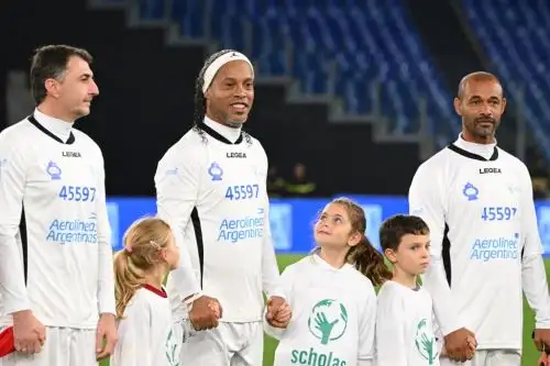 Ronaldinho fue homenajeado en Málaga