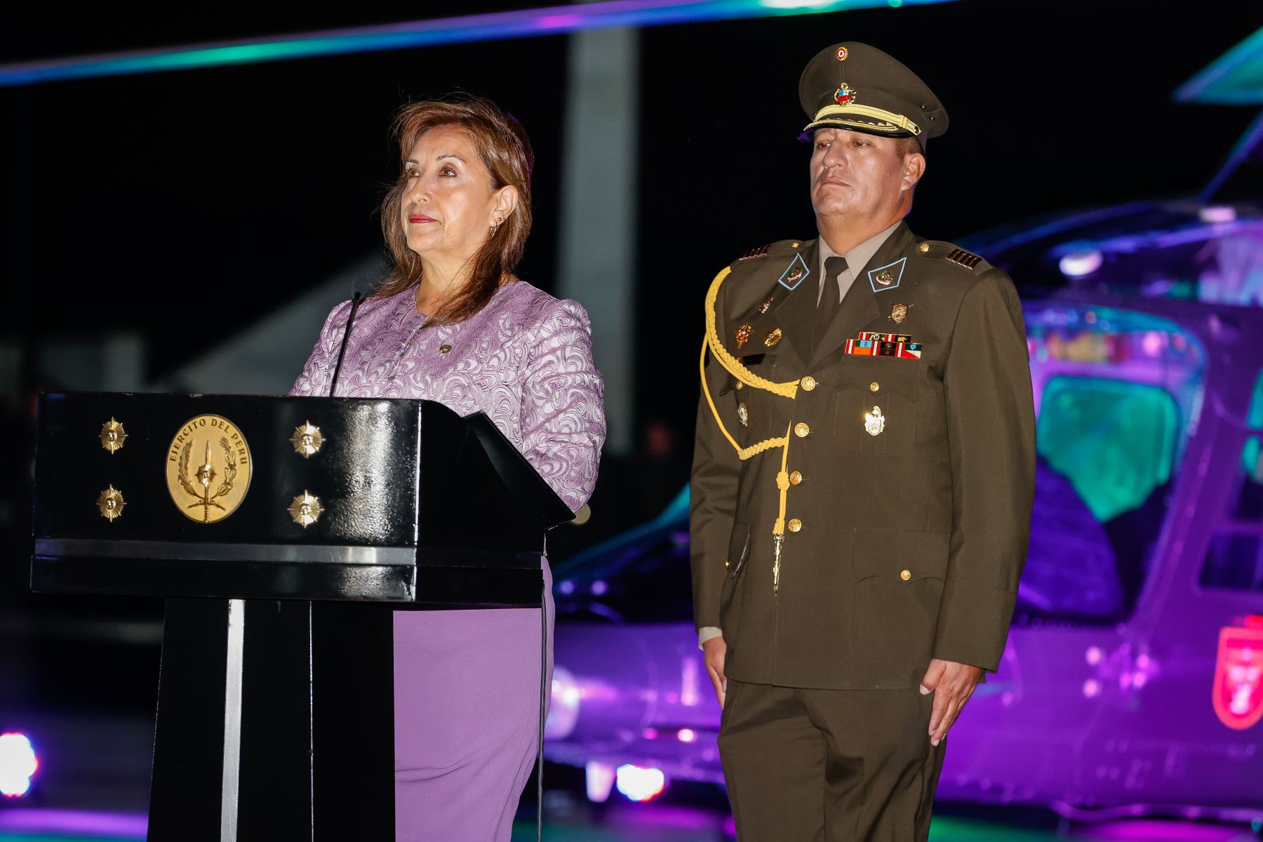 La jefa de Estado, Dina Boluarte, junto con el ministro de Defensa, Jorge Chávez Cresta y los altos mandos militares y otras autoridades, participó en la ceremonia por el 50.º aniversario de creación de la Aviación del Ejército del Perú.
Foto: ANDINA/Presidencia Perú