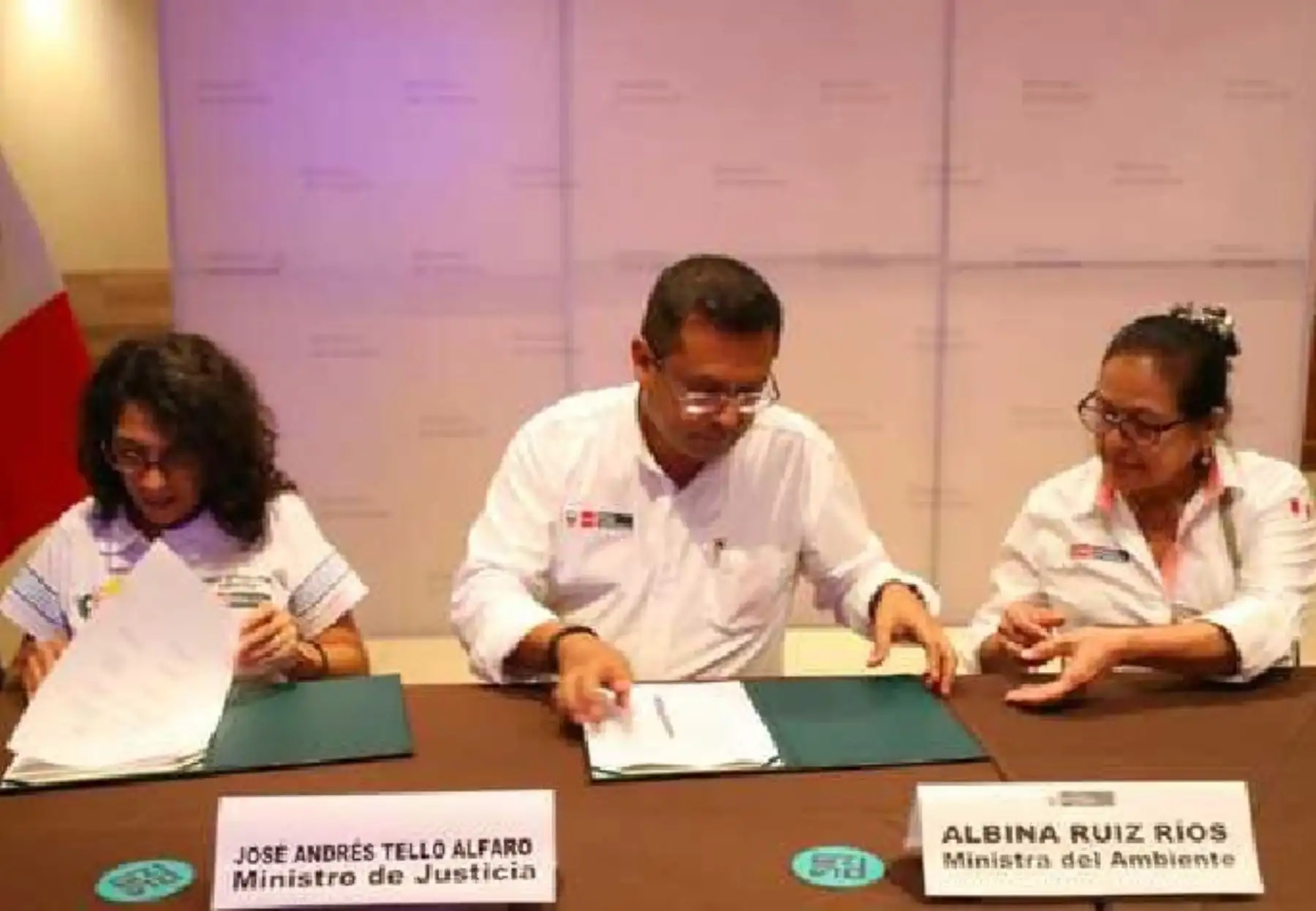 Ministros de Estado suscribieron la Declaración de Pucallpa por la que se comprometen, en nombre del Gobierno, a trabajar por la conservación de los bosques amazónicos.