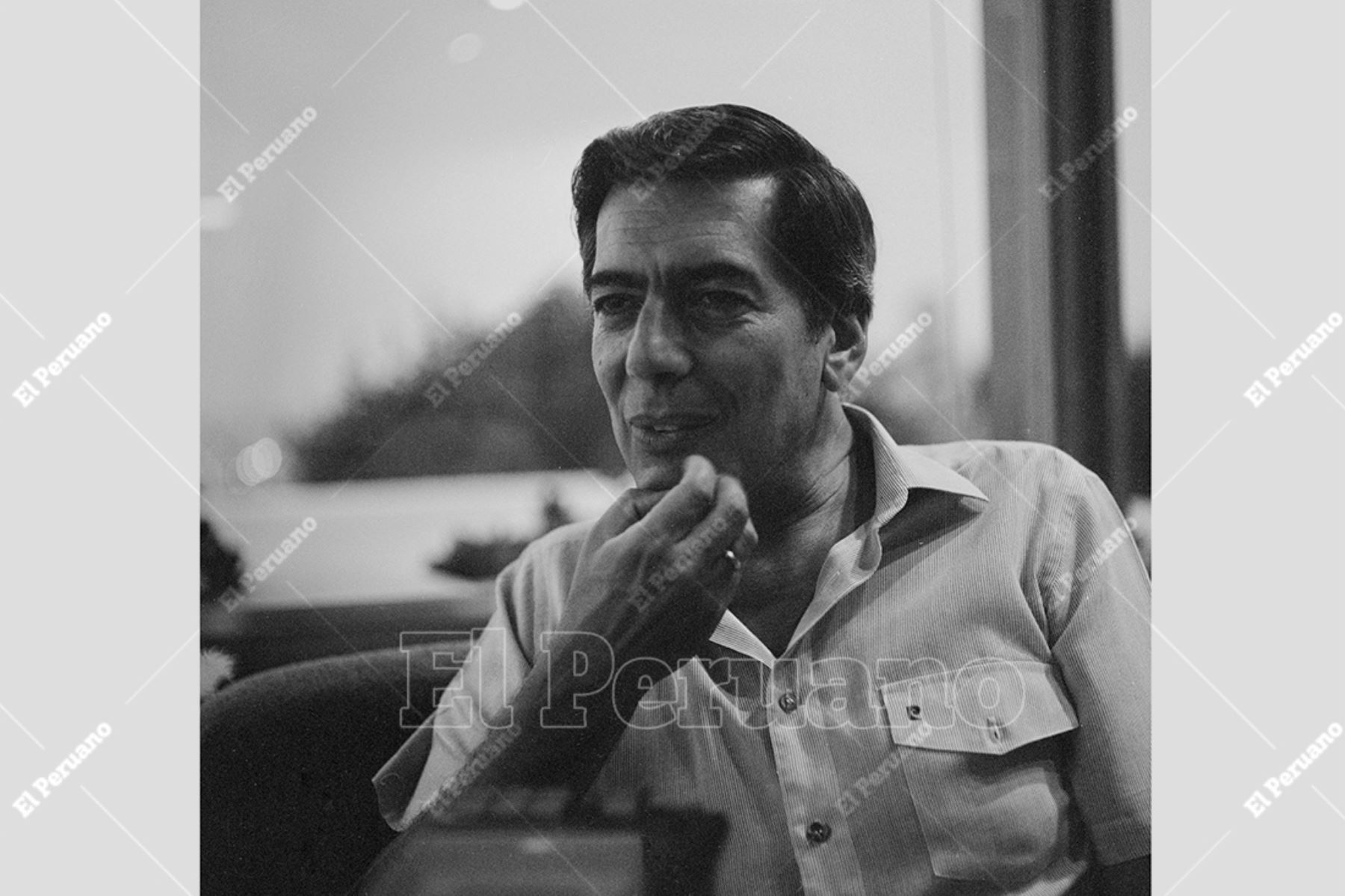 Lima - 26 diciembre 1986 / Entrevista al novelista Mario Vargas Llosa, autor de La ciudad y los perros. Foto: Archivo Histórico de El Peruano / Rómulo Luján