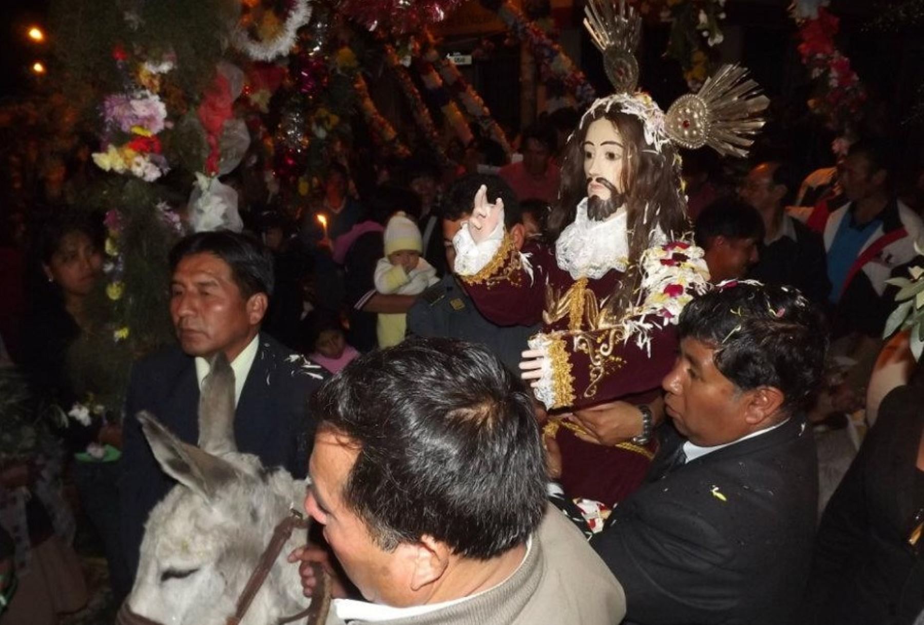 Domingo de Ramos en el distrito de Omate, provincia de General Sánchez Cerro, región Moquegua, declarada como Patrimonio Cultural de la Nación el 30 de junio de 2010.