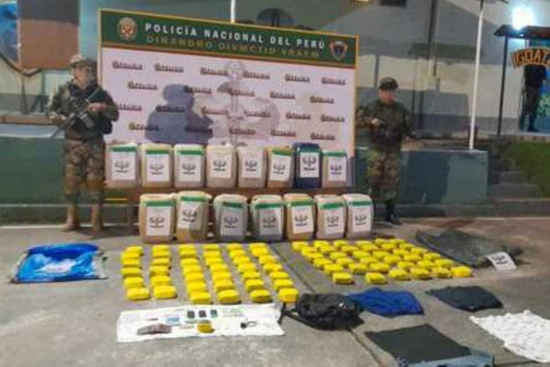 Más de 560 kg de cocaína fueron incautados por las autoridades durante un operativo ejecutado en el Vraem. Foto: AFP.
