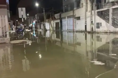 Varias calles de Chiclayo, Mórrope, Íllimo, Zaña, Pátapo, Cayaltí, entre otras localidades, se han convertido en riachuelos. Foto: ANDINA/Difusión