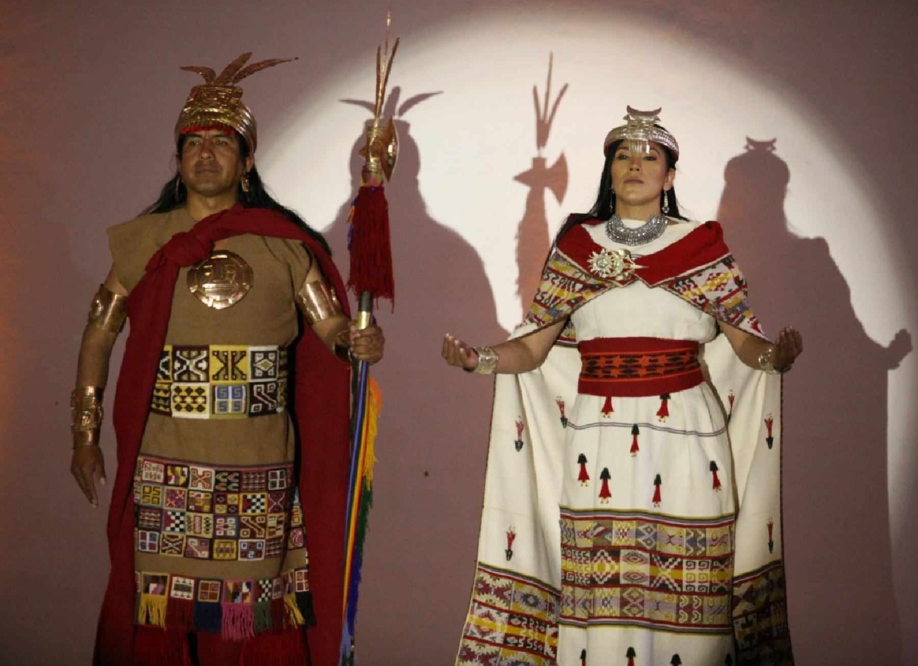 Los actores cusqueños Robert Paucara Churana y Karen Gonzales Saldívar interpretarán los papeles del inca Pachacútec y la Coya en la escenificación del Inti Raymi 2023.