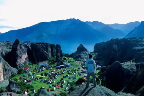 El feriado largo por Semana Santa está a la vuelta de la esquina y si tienes pensado acampar existen lugares cercanos, ubicados en provincias del departamento de Lima, que son estupendos para disfrutar en contacto con la 
formidable naturaleza, respirar aire puro, recargar energías y liberarse por unos días del agobiante estrés citadino.