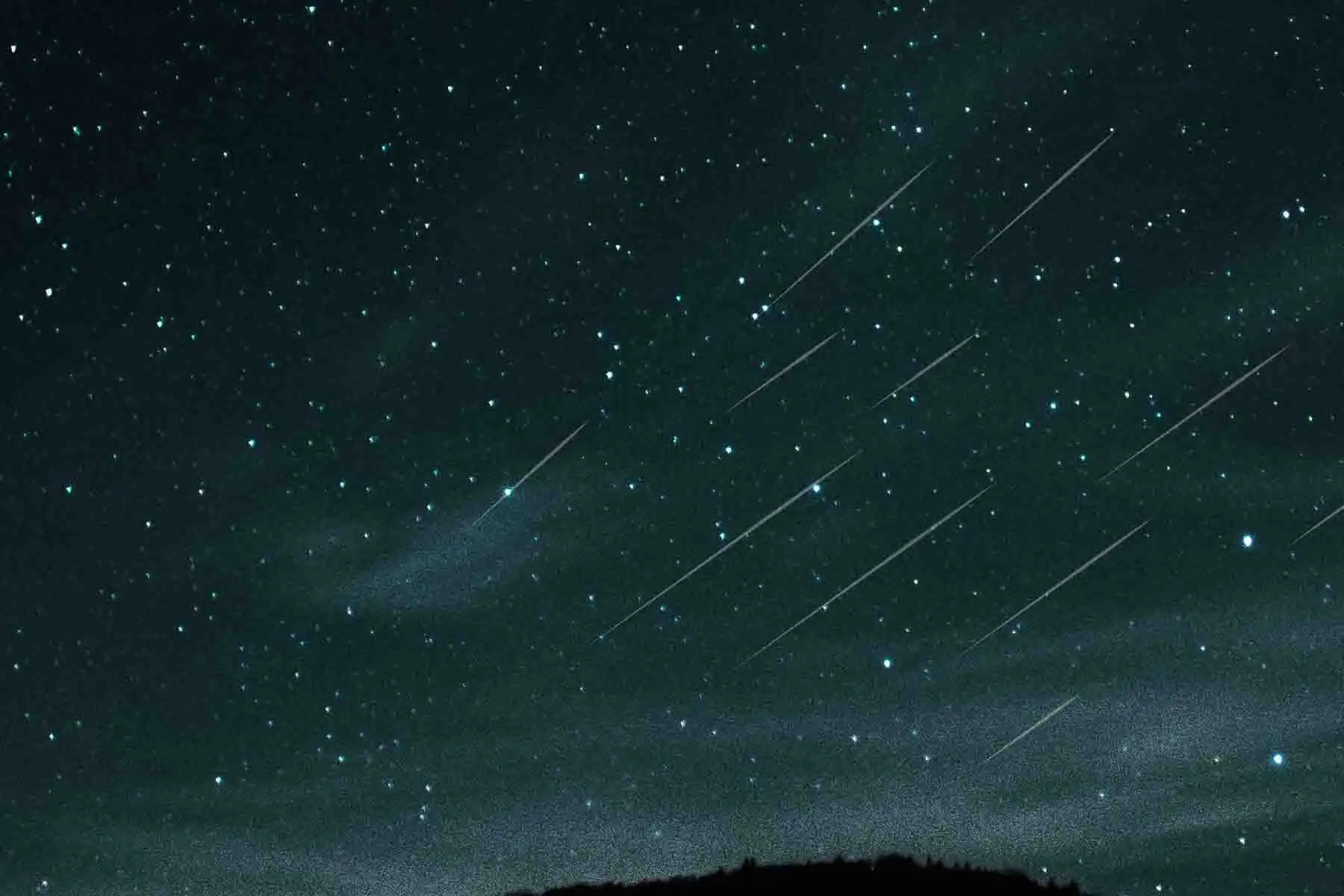 Abril nos traerá nuevos eventos astronómicos, siendo el más resaltante la lluvia de "Líridas"  que se podrá observar a partir de mediados del mes.