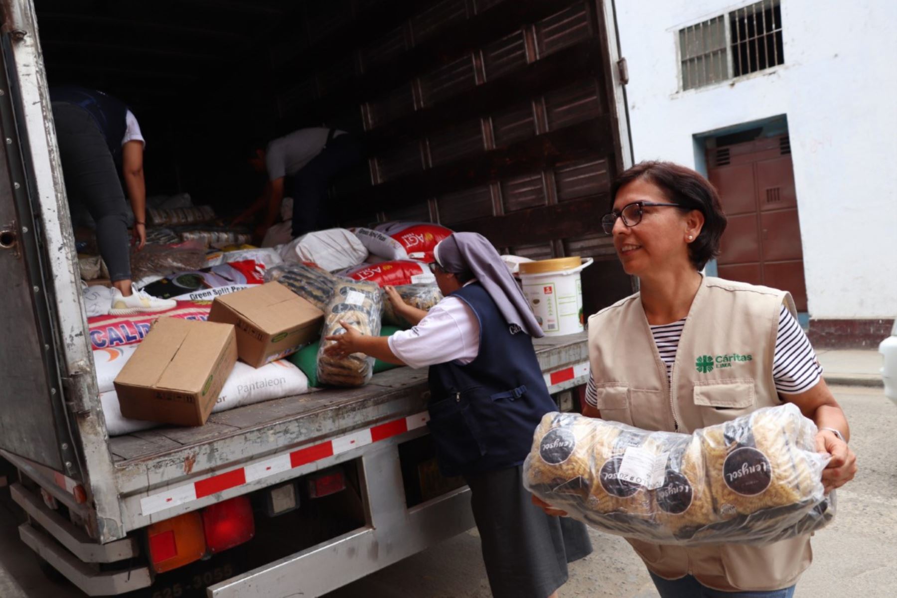 Hasta el momento, se ha distribuido ayuda humanitaria a 300 damnificados y 400 afectados por las lluvias en La Libertad. Foto: ANDINA/Cortesía Luis Puell