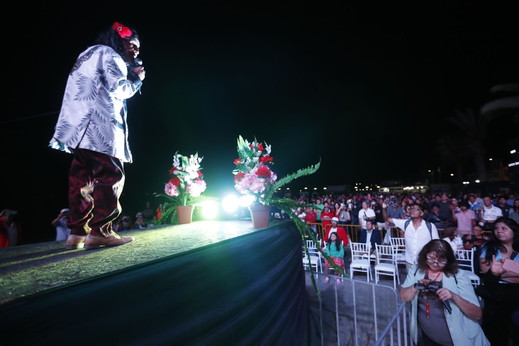 Primer día del V Festival de la Vendimia Paracas 2023, en Ica, con tradicional certamen de belleza, show de música en vivo y cómicos ambulantes. Se desarrolló en la playa Chaco del balneario de Paracas, con una gran asistencia de público.Foto: ANDINA/Daniel Bracamonte