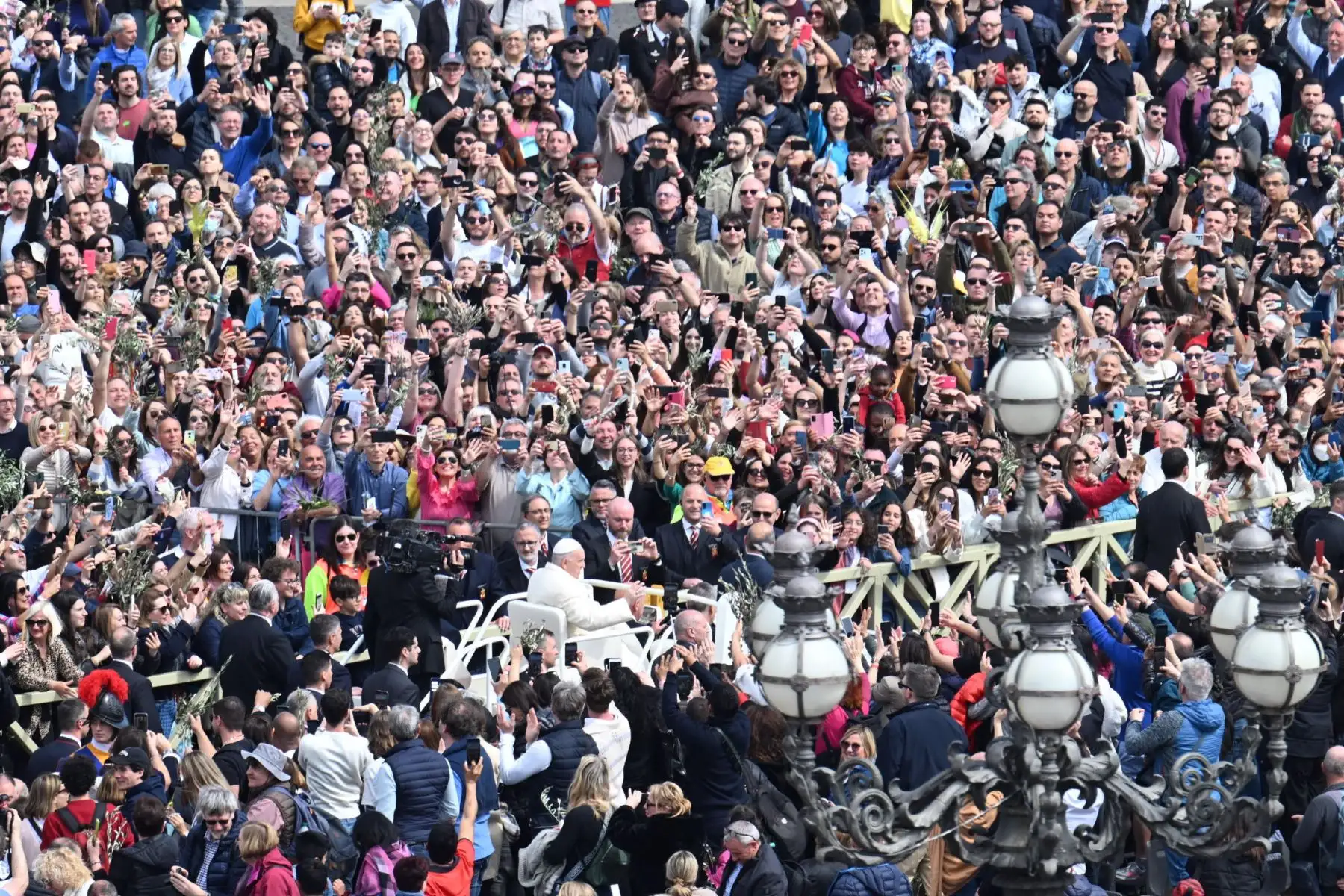 El Papa Francisco celebra la Santa Misa del Domingo de Ramos en la Basílica de San Pedro, Ciudad del Vaticano. Domingo de Ramos es una fiesta cristiana que cae en el Domingo antes de Pascua. La fiesta conmemora la entrada de Jesús en Jerusalén. Foto: EFE
