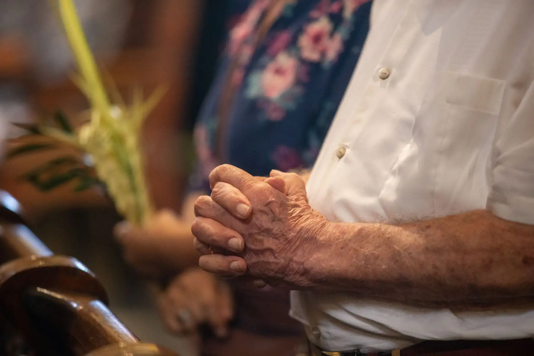 Fieles y asistentes celebran la misa de Domingo de Ramos en la Catedral de Lima. Este rito es el comienzo de la jornada más importante dentro del calendario católico. Fotografía: ANDINA/Tatiana Gamarra