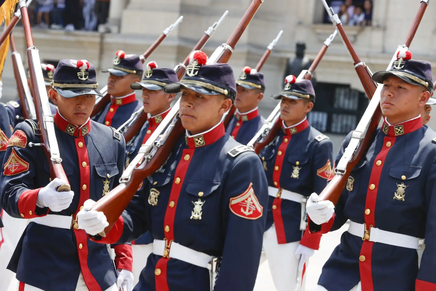 Cambio de guardia a cargo de la compañía Fanning de la Marina de Guerra del Perú. 
Foto: ANDINA/Presidencia