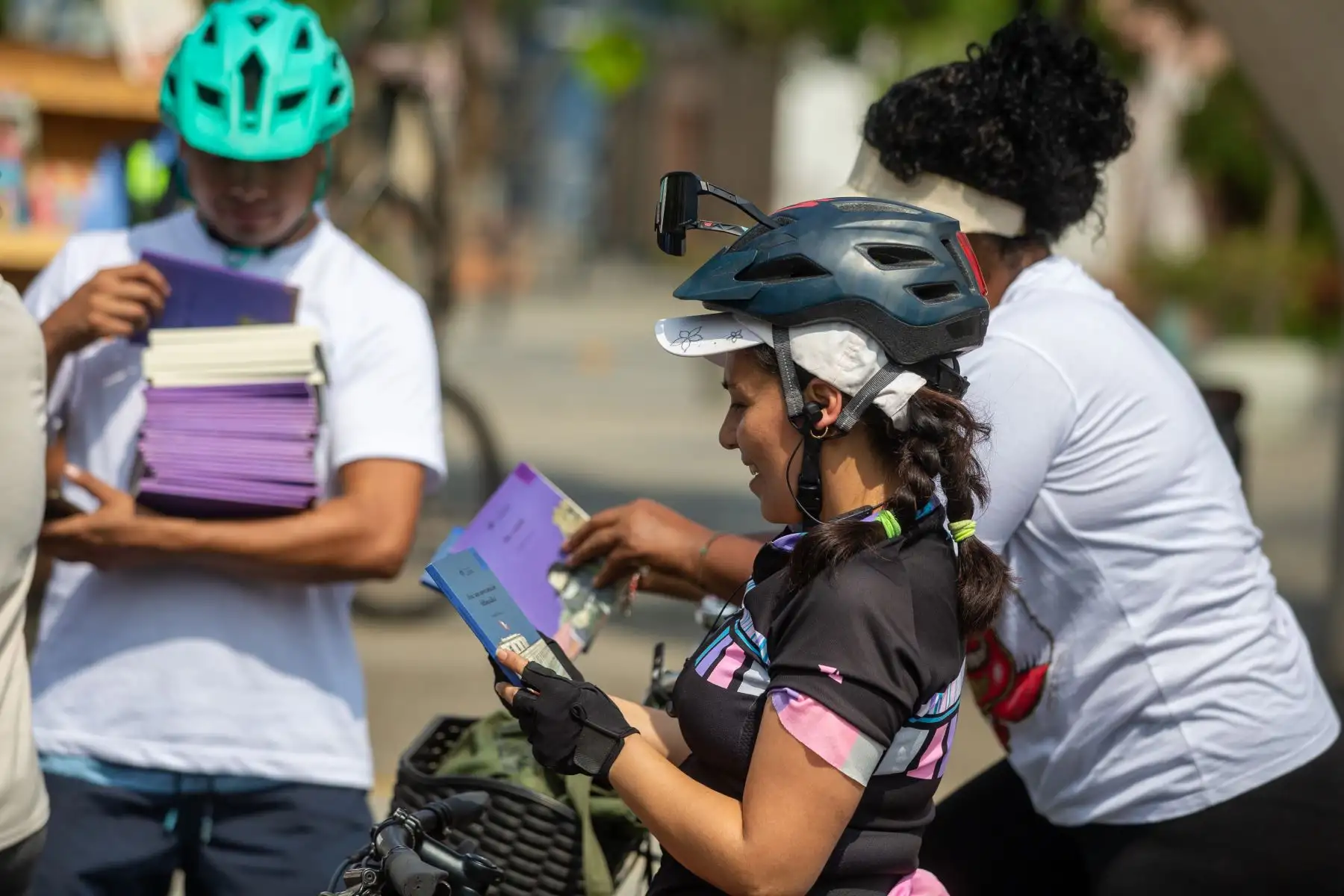La Biblioteca Nacional del Perú llevó a cabo la bicicleteada PedaLeamos, junto a la Municipalidad Metropolitana de Lima, con el objetivo de promover actividades en espacios públicos que vinculen la lectura con la comunidad. Fotografía: ANDINA/Tatiana Gamarra