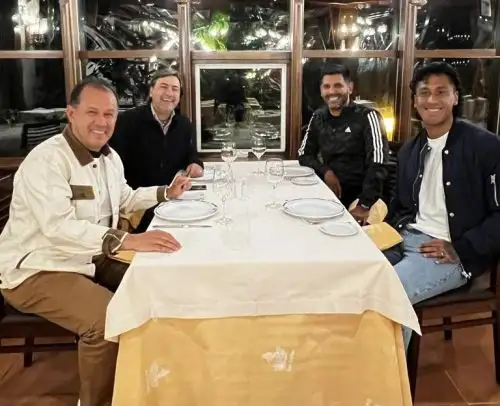 Juan Reynoso comenzó las reuniones con los jugadores de la selección peruana que militan en Europa