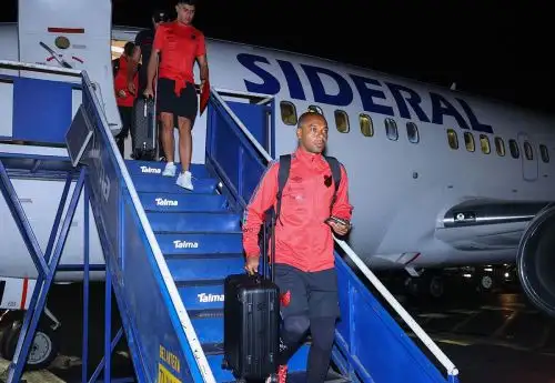 El Athletico Paranaense llegó a Lima en la madrugada de hoy para jugar mañana ante Alianza Lima