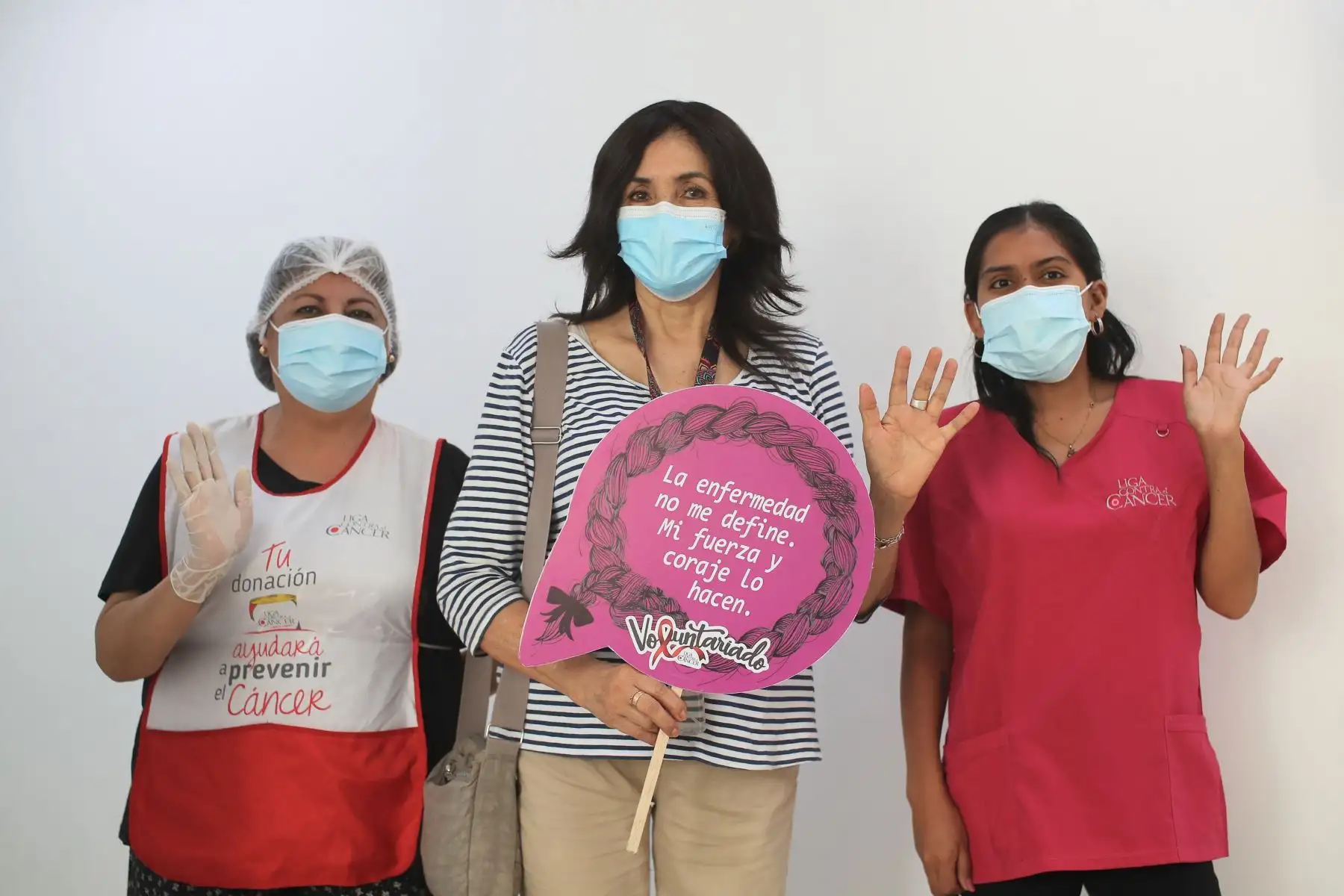 La Liga Peruana de Lucha contra el cáncer incentiva a la donación de cabello para la construcción de pelucas que serán entregadas a pacientes oncológicos, la iniciativa es del programa "Tejiendo sonrisas"

Foto: ANDINA/Ricardo Cuba