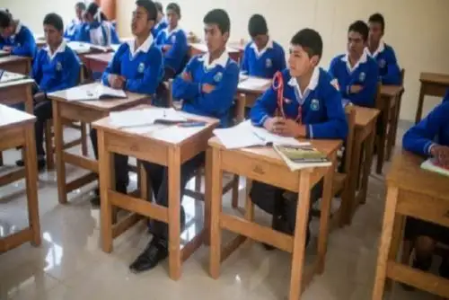 La tasa de conclusión de estudios entre escolares de 17 a 24 años en el Vraem es mayor en 10 puntos porcentuales al del valle del Huallaga, zona de características similares, pero que no es beneficiaria del Bono Vraem.