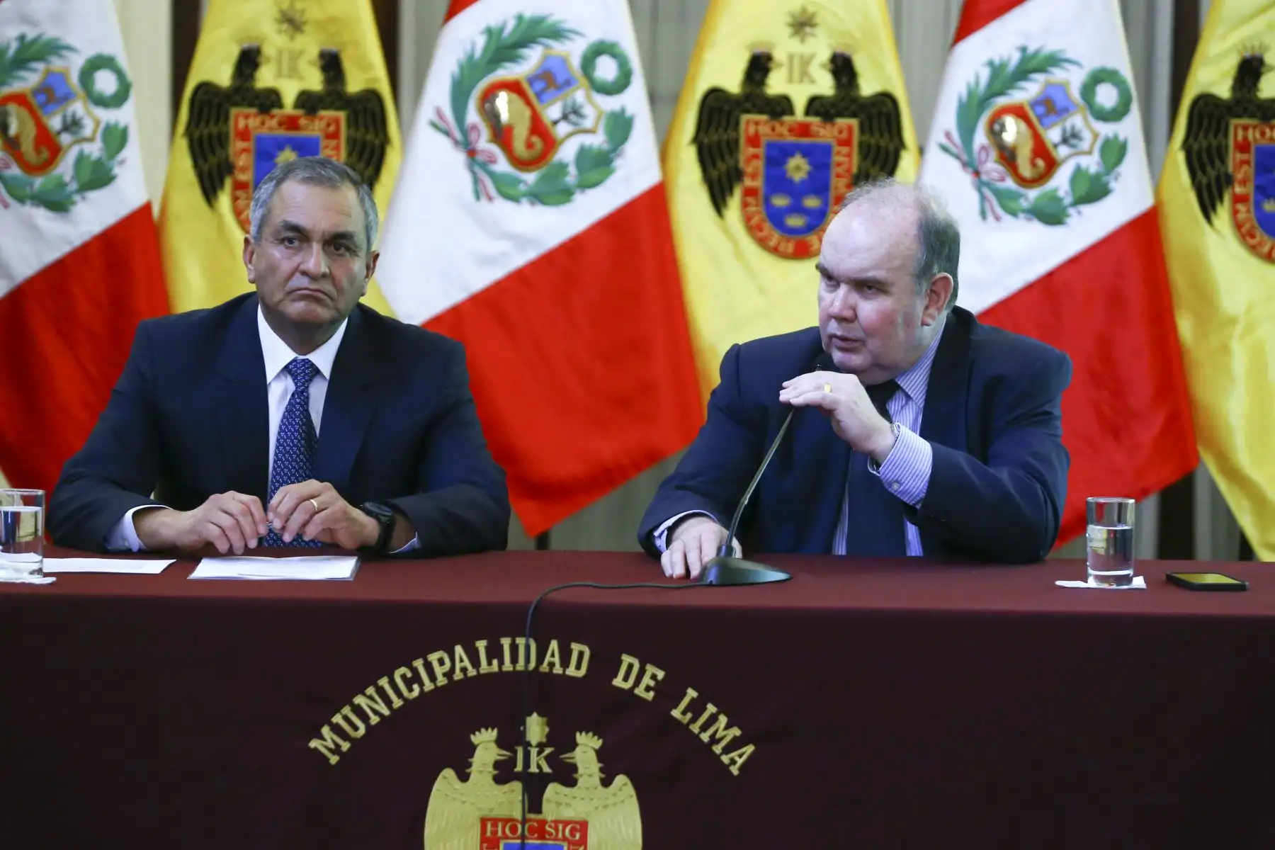El ministro del Interior, Vicente Romero y el alcalde de Lima, Rafael López Aliaga, suscribieron un convenio interinstitucional con el fin de reforzar la capacidad operativa de la Policía Nacional para la seguridad ciudadana. Este convenio permitirá la entrega de 2000 motocicletas a la Policía Nacional que contribuirán al patrullaje en la ciudad.Foto: ANDINA/Eddy Ramos