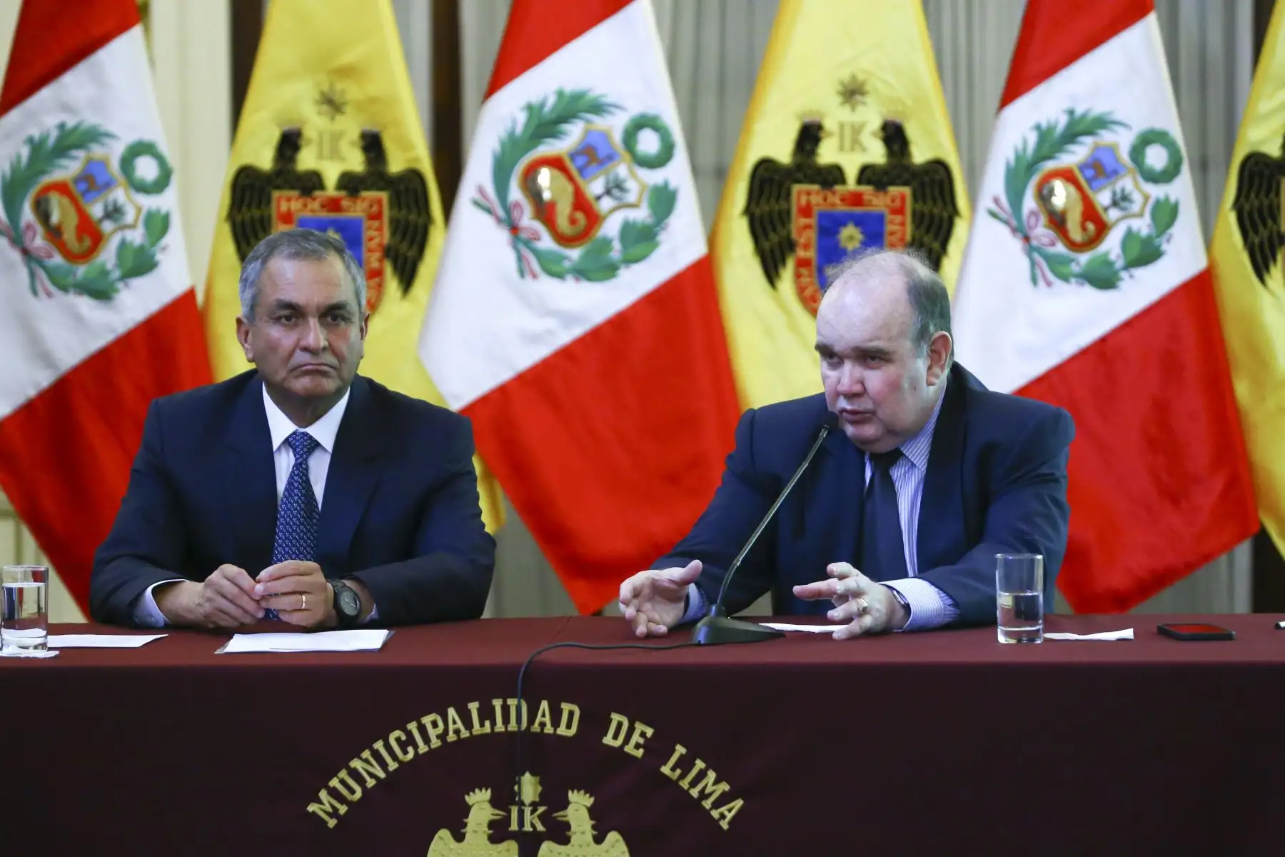 El ministro del Interior, Vicente Romero y el alcalde de Lima, Rafael López Aliaga, suscribieron un convenio interinstitucional con el fin de reforzar la capacidad operativa de la Policía Nacional para la seguridad ciudadana. Este convenio permitirá la entrega de 2000 motocicletas a la Policía Nacional que contribuirán al patrullaje en la ciudad.Foto: ANDINA/Eddy Ramos