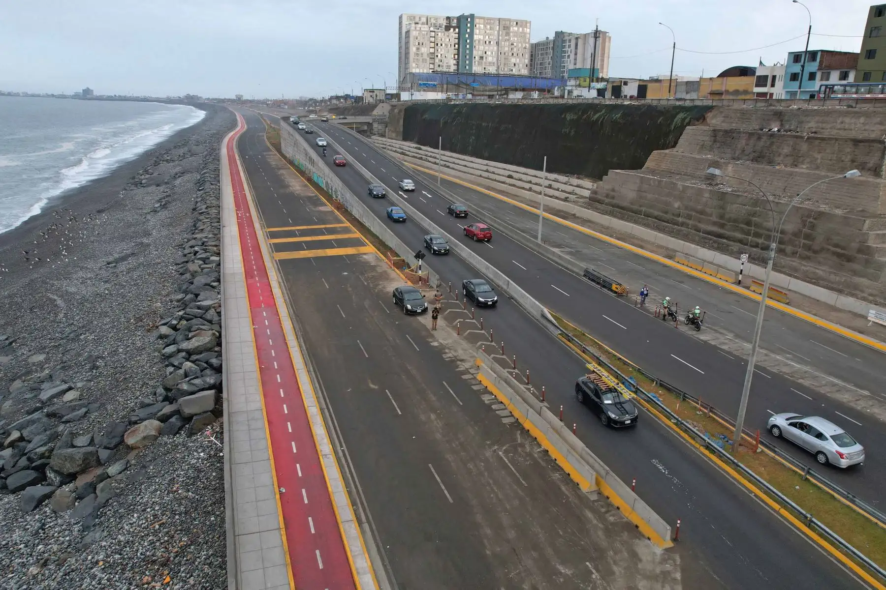 Si vienes desde el sur hacia aeropuerto Jorge Chávez puedes evitar gran parte de congestión de av. Elmer Faucett . Foto: ANDINA/ Daniel Bracamonte
