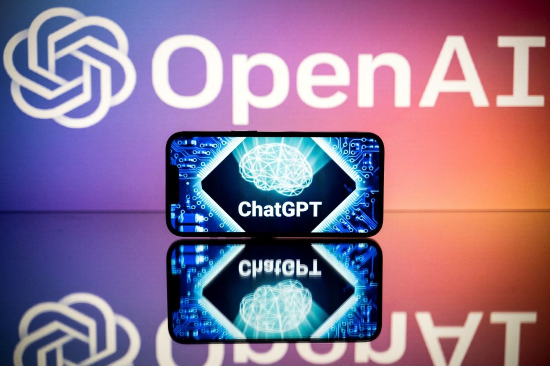 ChatGPT es un chatbot desarrollado por la compañía OpenAI, que permite, gracias a la inteligencia artificial, absolver dudas y requerimientos. Foto: AFP