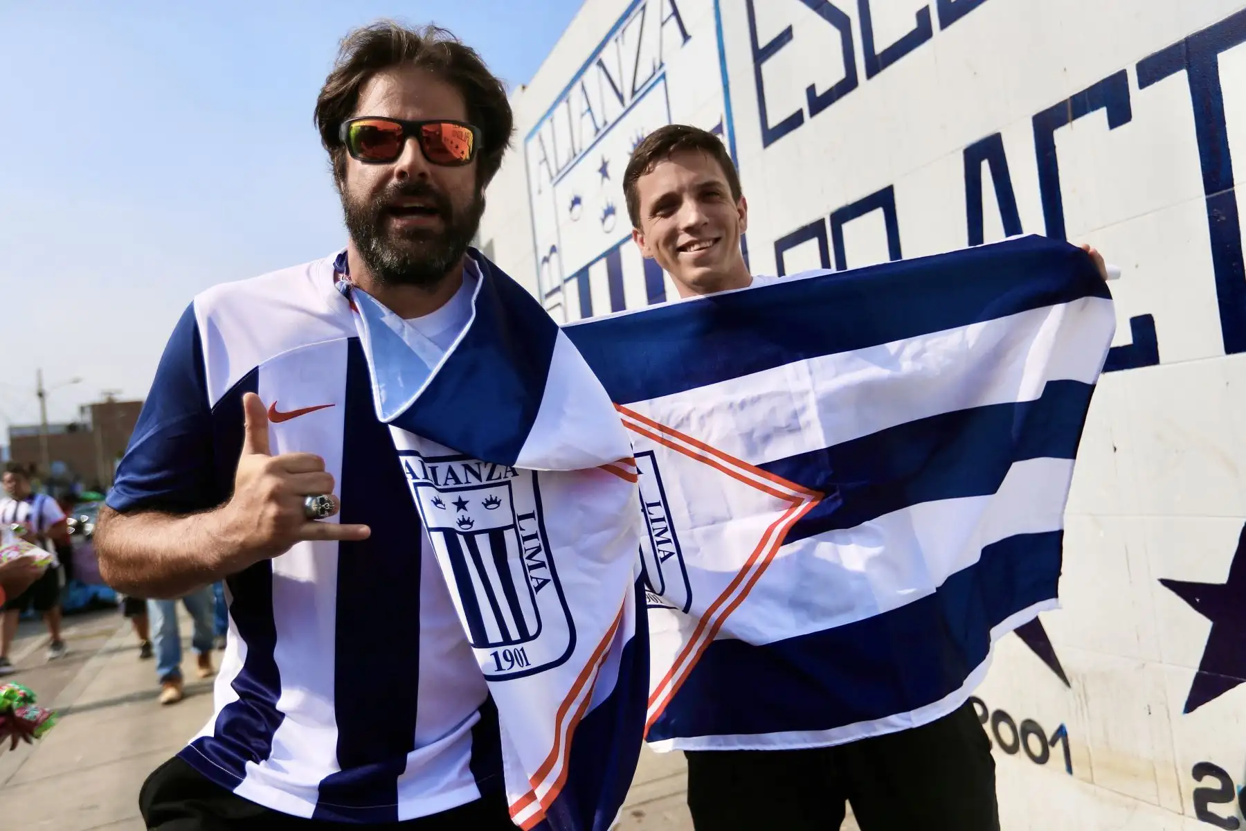 Miles de hinchas asisten al  Estadio Alejandro Villanuevade de Matute donde Alianza Lima recibe al brasileño Athletico Paranaense por la fase de grupos de la Copa Libertadores 2023.
Foto: ANDINA/Ricardo Cuba