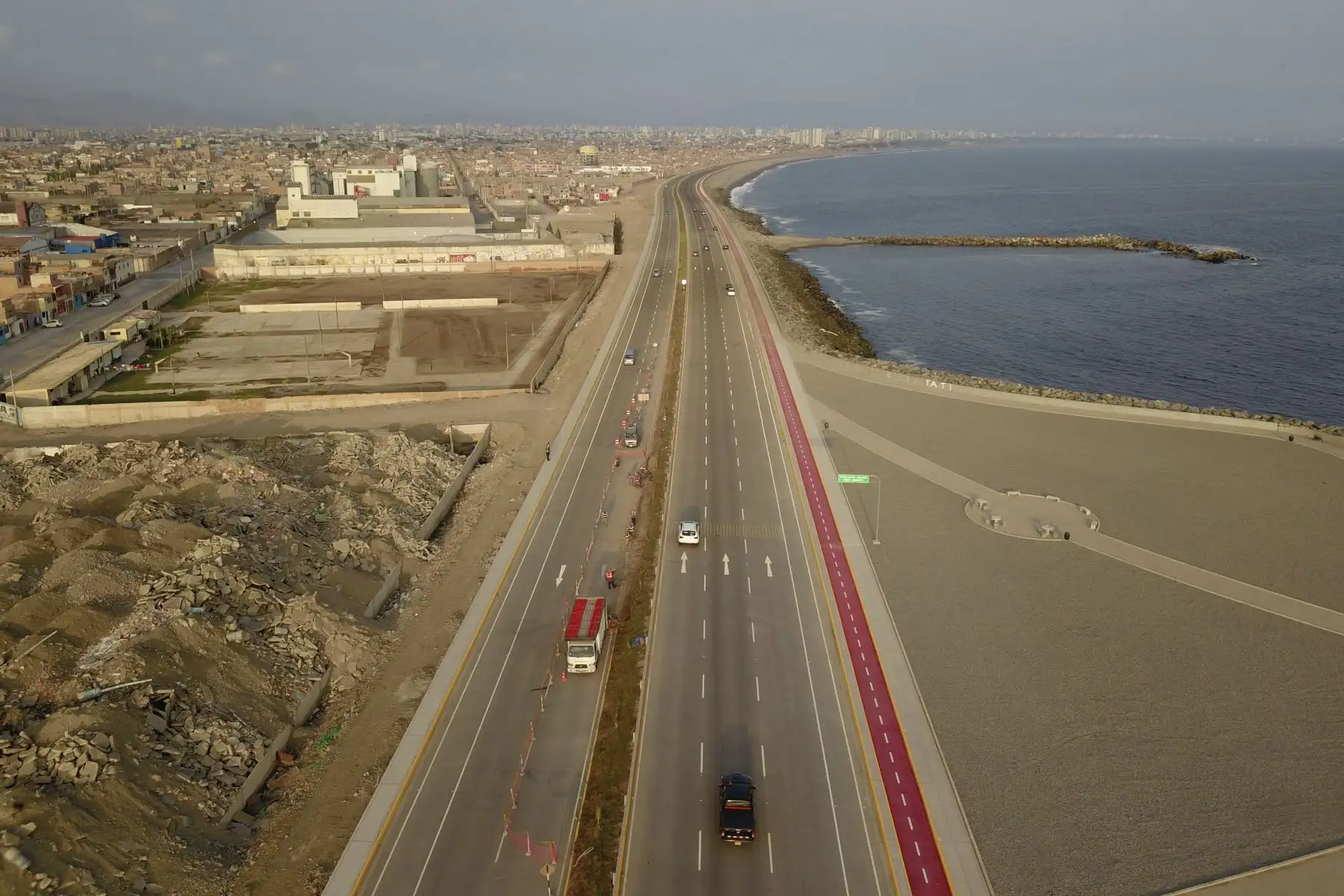Segunda y última etapa de la Costa Verde-tramo Callao, que une Chorrillos con La Punta en 25 minutos y reduce la congestión vehicular a los conductores que van desde el sur hacia el aeropuerto internacional Jorge Chávez. Foto: ANDINA/ Daniel Bracamonte