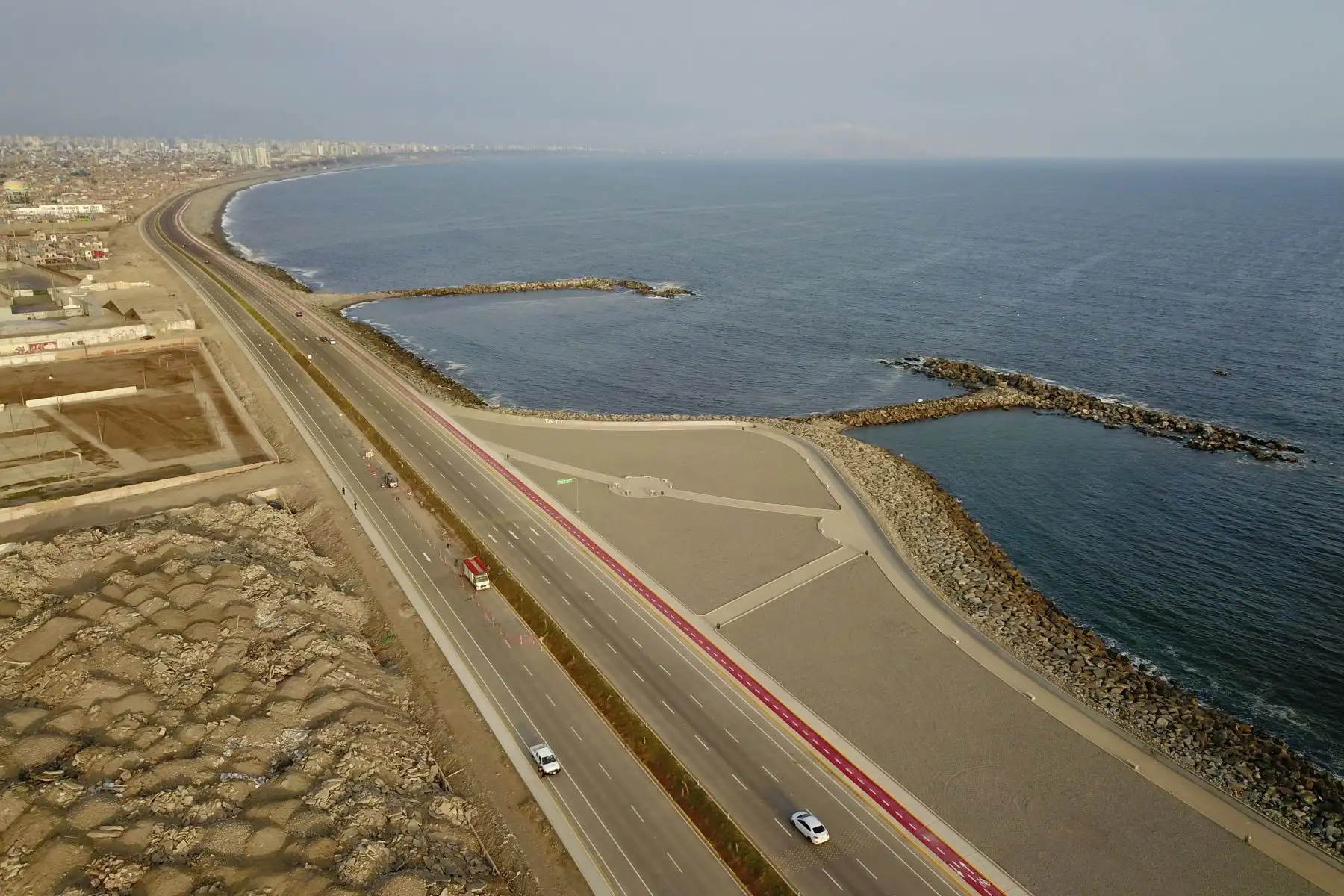Segunda y última etapa de la Costa Verde-tramo Callao, que une Chorrillos con La Punta en 25 minutos y reduce la congestión vehicular a los conductores que van desde el sur hacia el aeropuerto internacional Jorge Chávez. Foto: ANDINA/ Daniel Bracamonte