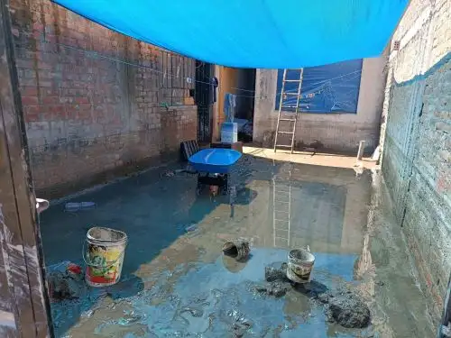 Las viviendas ubicadas en el distrito de Paucarpata, provincia de Arequipa, fueron las más afectadas por las lluvias intensas registradas anoche. Foto: Rocío Méndez.