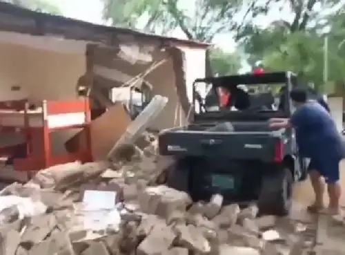 El destacamento de la Policía de Turismo ubicado en el museo de sitio Túcume, en Lambayeque, colapsó tras más de 10 horas de lluvia que se registró anoche en esta zona. ANDINA/Difusión
