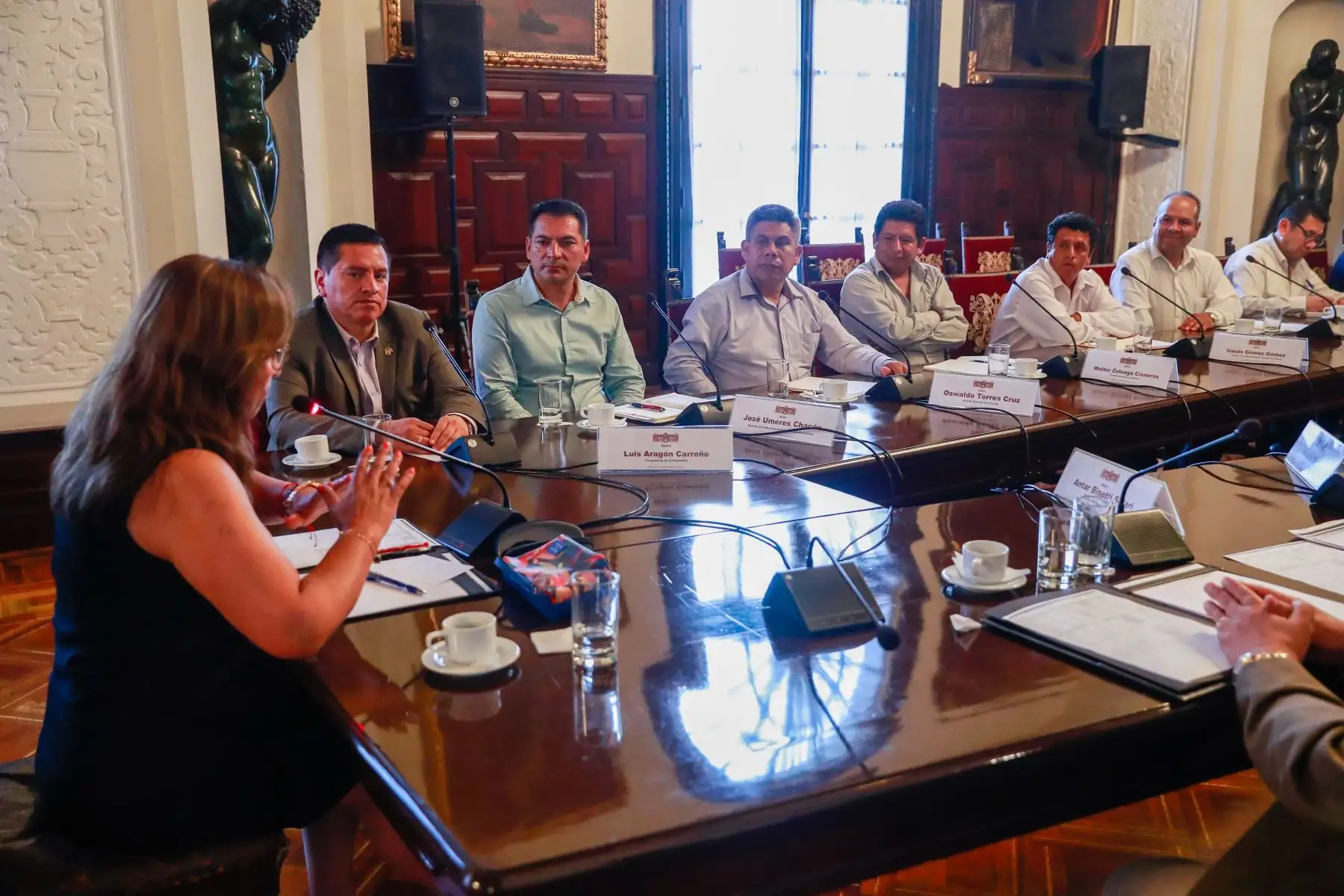 Presidenta de la república, Dina Boluarte, sostuvo reunión con el congresista Luis Aragón y autoridades de la mancomunidad amazónica de la provincia de la Convención, región Cusco.
Foto: ANDINA/Difusión