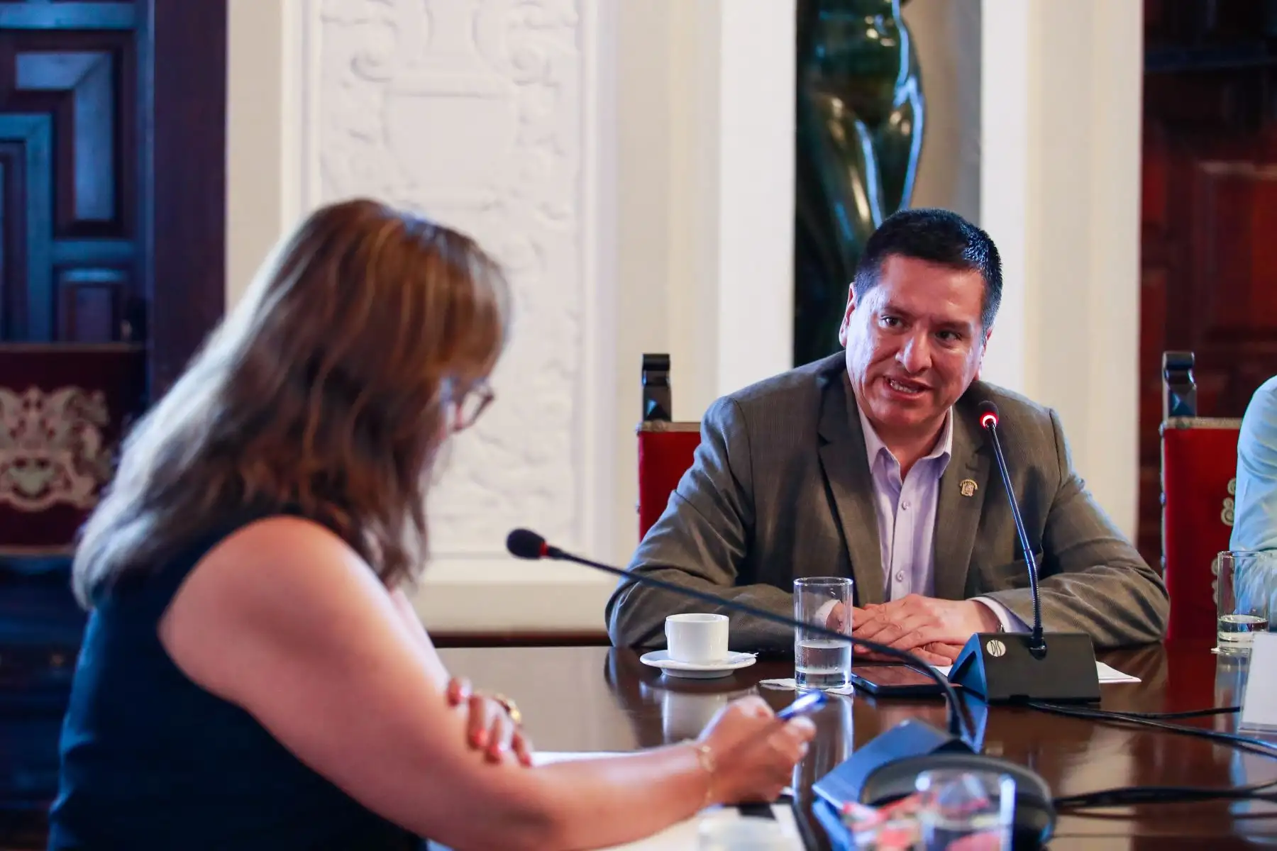 Presidenta de la república, Dina Boluarte, sostuvo reunión con el congresista Luis Aragón y autoridades de la mancomunidad amazónica de la provincia de la Convención, región Cusco.
Foto: ANDINA/Difusión