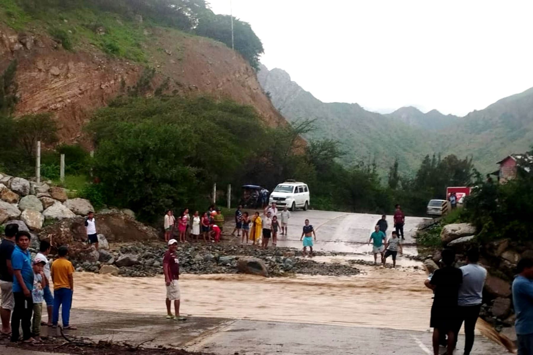La quebrada Honda se activó a las 05:00 horas tras las intensas lluvias registradas en el distrito de Yonán, región Cajamarca. Foto: Cortesía Eduard Lozano