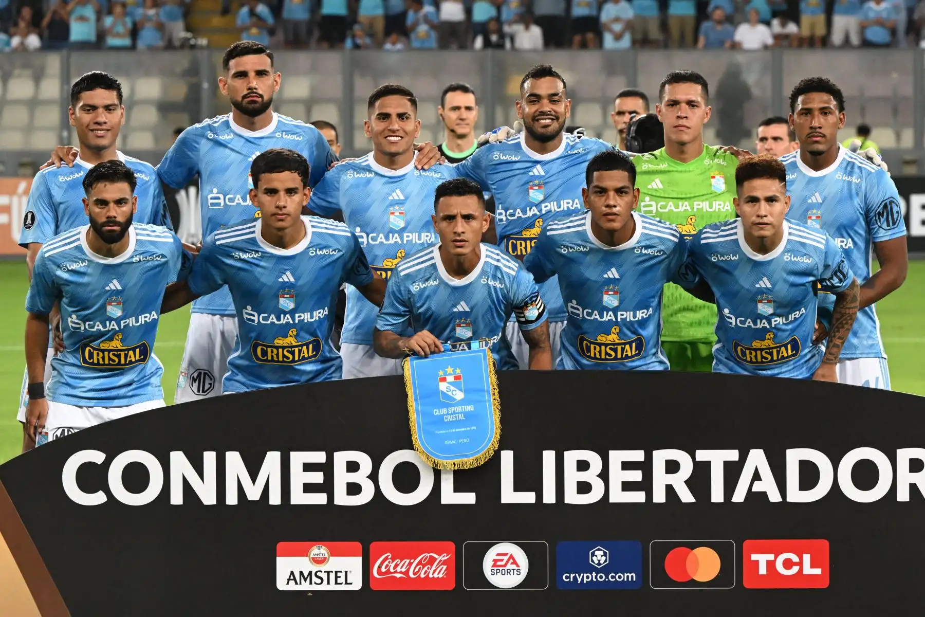 Los jugadores de Sporting Cristal posan para una foto antes del partido de ida de la fase de grupos de la Copa Libertadores entre Sporting Cristal y Fluminense, en el estadio Nacional de Lima, el 5 de abril de 2023.
Foto: AFP