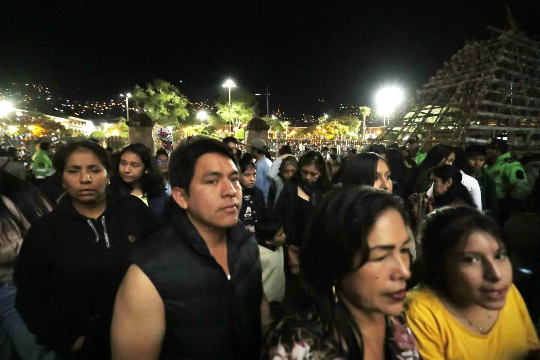 Semana Santa en Ayacucho: Miles de fieles y turistas realizan el tradicional recorrido de las 7 iglesias desde la tarde, entre ellas la Catedral de Ayacucho y las iglesias de San Agustín y Santo Domingo.
Foto: ANDINA/Daniel Bracamonte