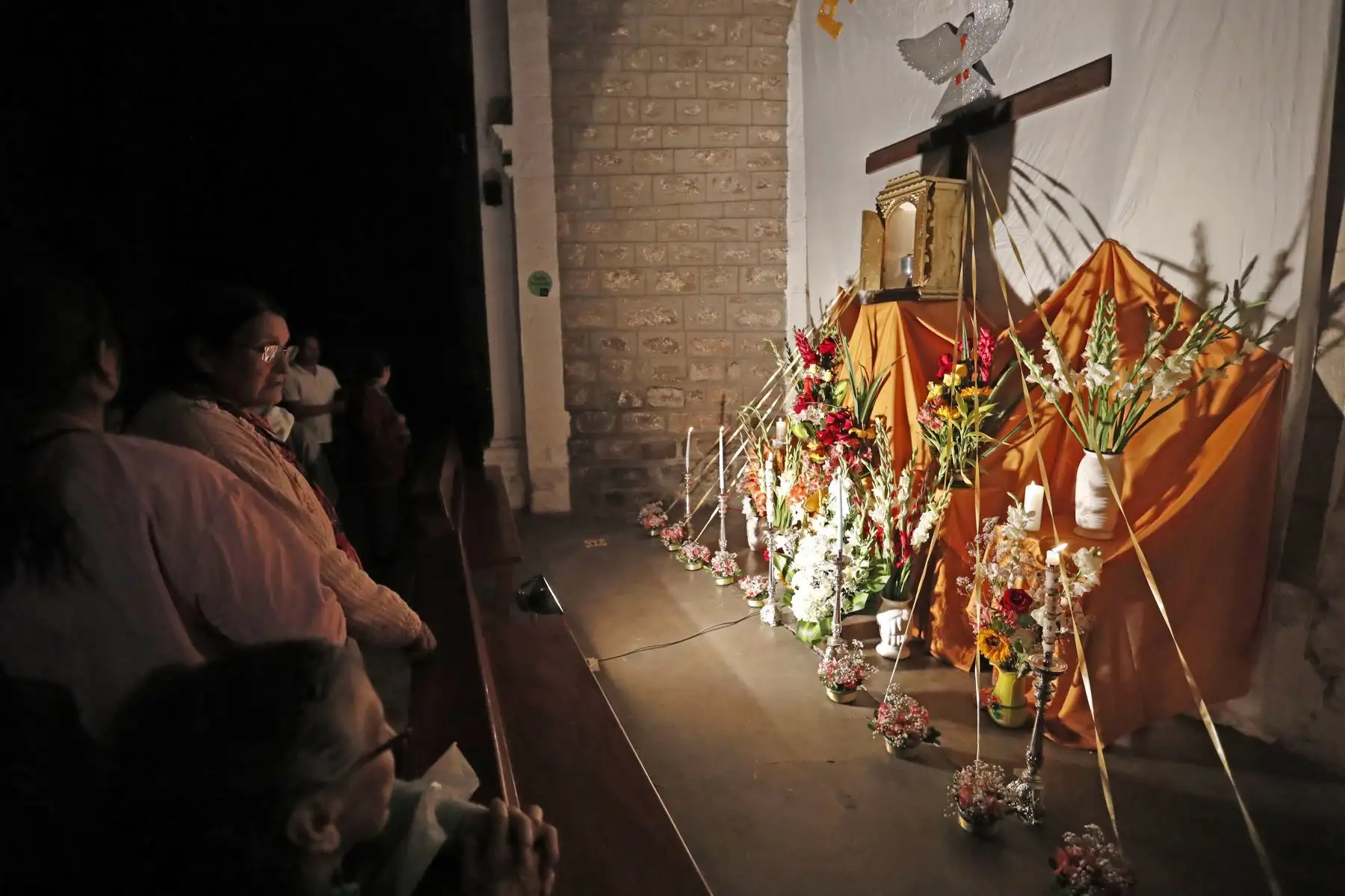 Semana Santa en Ayacucho: Miles de fieles y turistas realizan el tradicional recorrido de las 7 iglesias desde la tarde, entre ellas la Catedral de Ayacucho y las iglesias de San Agustín y Santo Domingo.
Foto: ANDINA/Daniel Bracamonte
