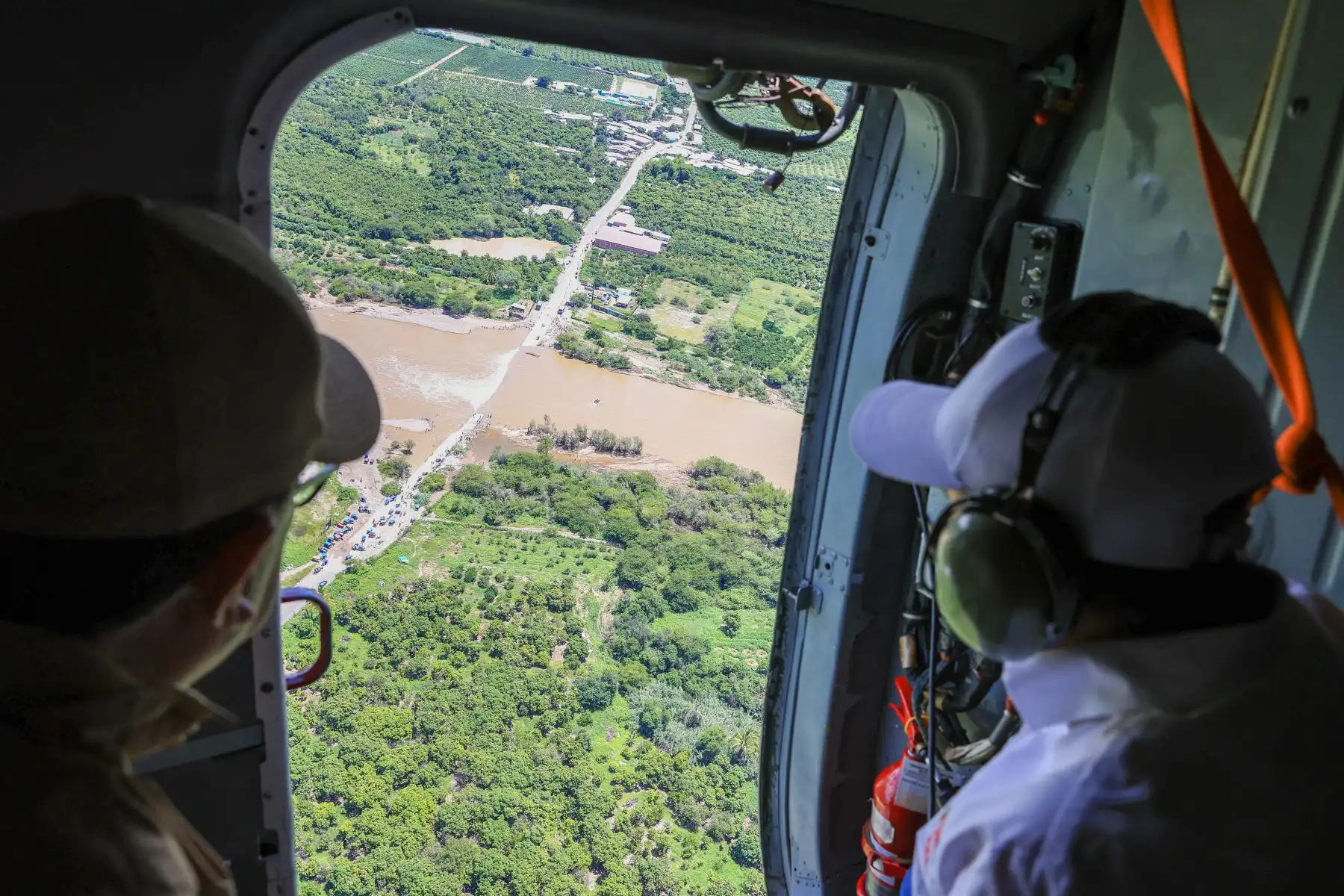 Presidenta Dina Boluarte realiza sobrevuelo a Canchaque, Chulucanas, Malingas y Tambo Grande Piura. Foto: ANDINA/Prensa Presidencia
