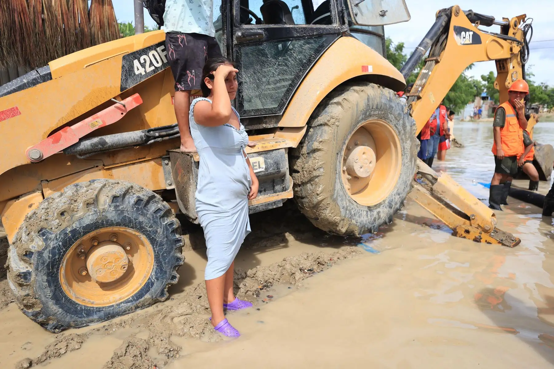 Presidenta de la república, Dina Boluarte, inspeccionó trabajos de drenaje en cuencas ciegas de la ciudad de Piura. Foto:ANDINA/Presidencia