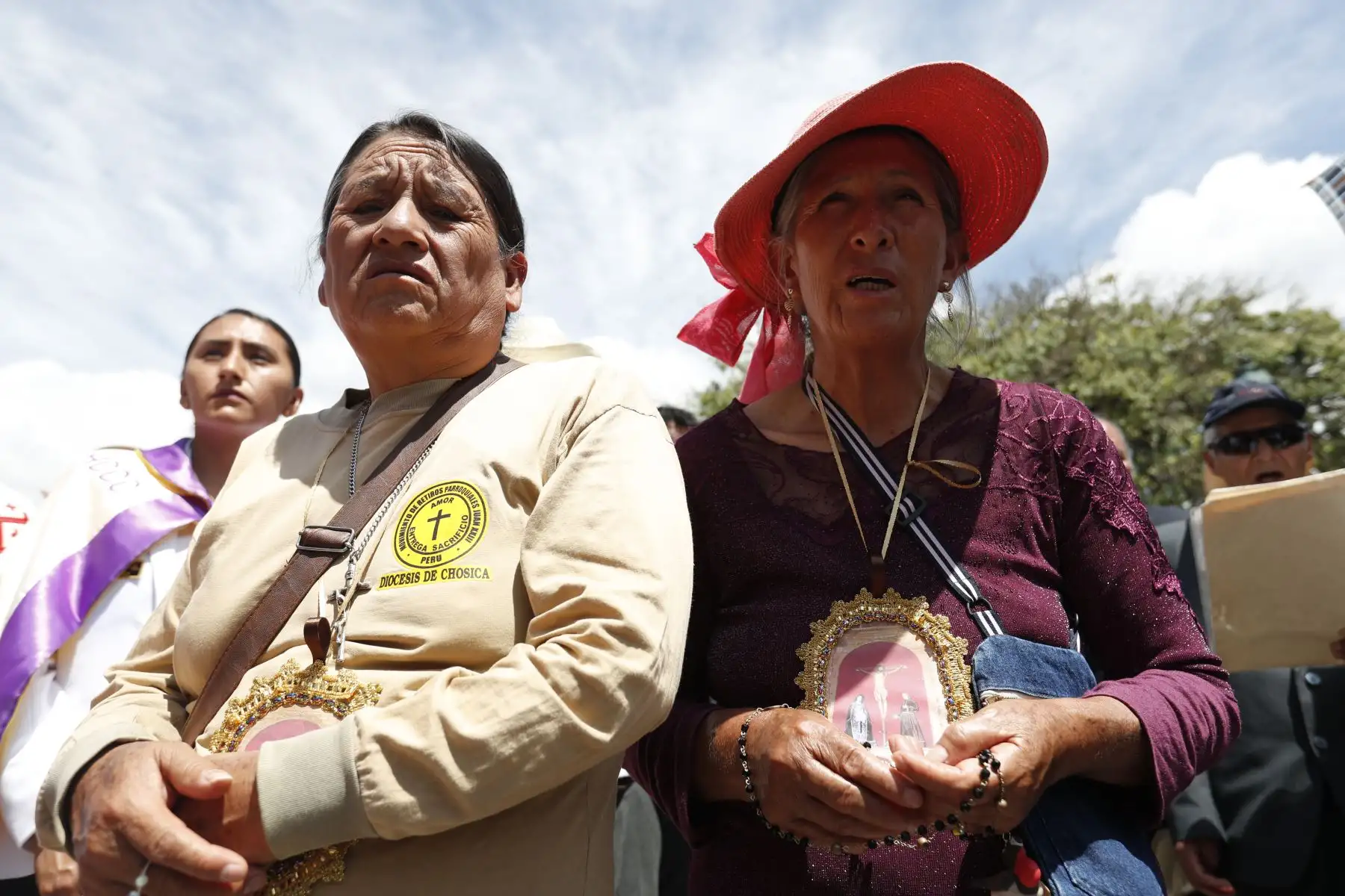 Semana Santa en Huamanga: después de 200 años, la imagen del Cristo Crucificado salió de procesión por la Plaza de Armas de Ayacucho, con dirección a la Catedral. Fieles y turistas acompañaron el acto religioso durante el día.
Foto: ANDINA/Daniel Bracamonte