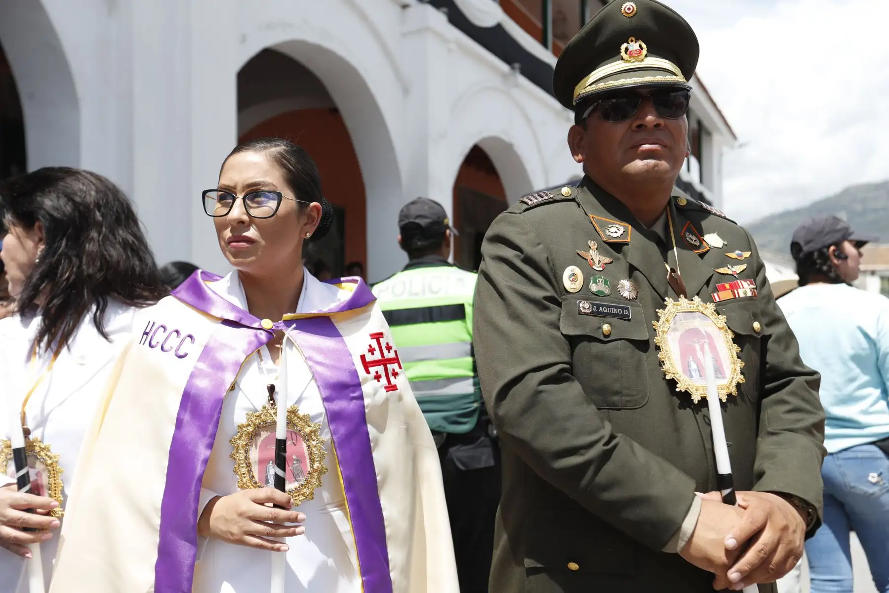 Semana Santa en Huamanga: después de 200 años, la imagen del Cristo Crucificado salió de procesión por la Plaza de Armas de Ayacucho, con dirección a la Catedral. Fieles y turistas acompañaron el acto religioso durante el día.
Foto: ANDINA/Daniel Bracamonte