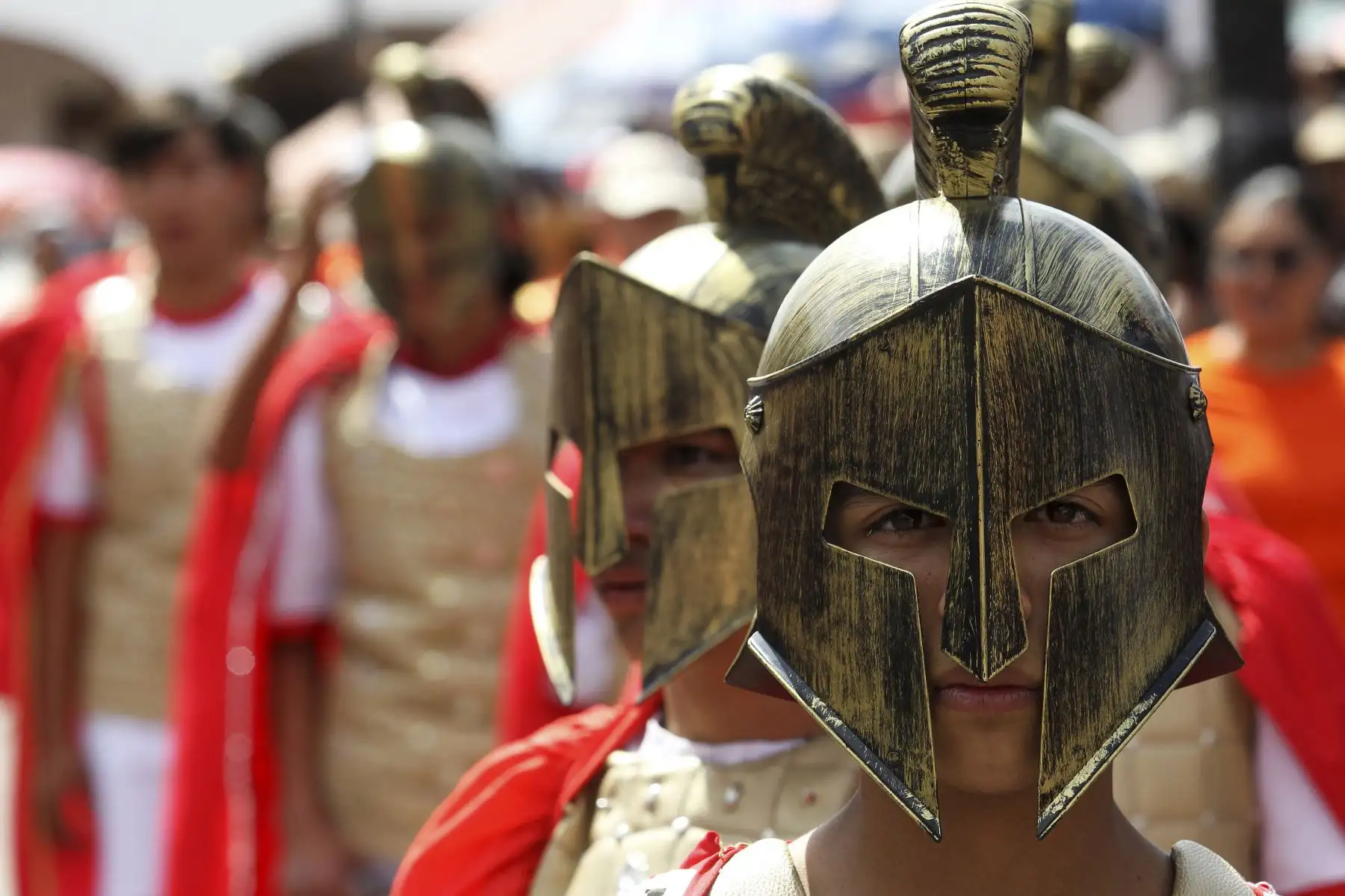 La gente participa en una presentación de "La Pasión de Jesús" el Viernes Santo en San Pedro Tlaquepaque, México. Foto: AFP