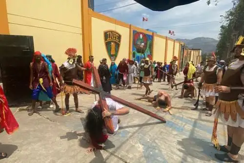 Fueron más de 40  internos quienes interpretaron el vía crucis. Foto: ANDINA/Difusión