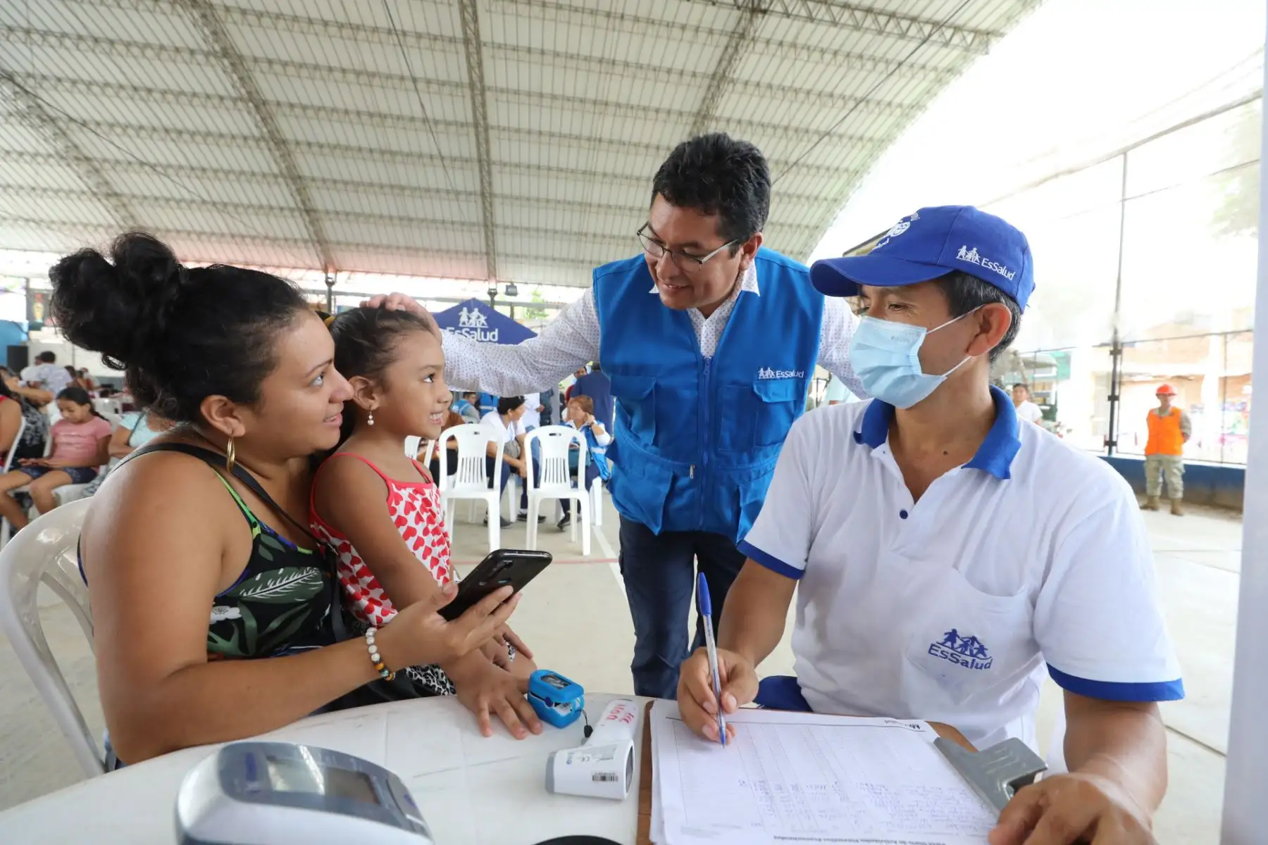 EsSalud envió brigadas de Hospital Perú a Piura, para brindar a más de 3 mil atenciones por lluvias. Foto: EsSalud