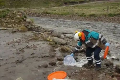 El Organismo de Evaluación y Fiscalización Ambiental (OEFA) continuó en la zona afectada del distrito de Paratía, inspeccionando el área de la bocamina de la Unidad Fiscalizable El Cofre, de la empresa Consorcio de Ingenieros Ejecutores Mineros S.A. (CIEMSA).