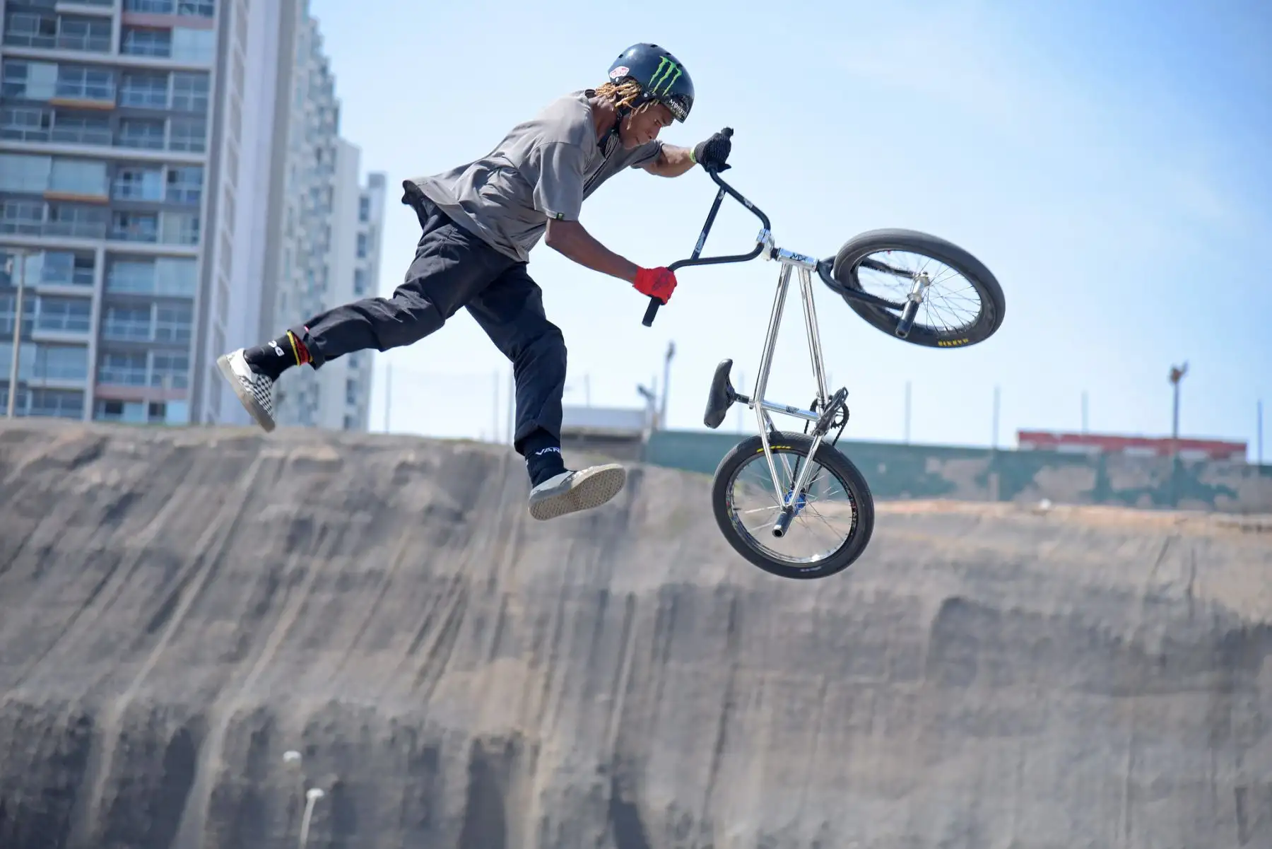 En total, fueron casi 50 participantes de América en este Primer Sudamericano de BMX Freestyle. Llegaron, a nuestro país, deportistas procedentes de Colombia, Chile, Argentina, Costa Rica, Venezuela, Brasil y Canadá. Foto: ANDINA/Legado