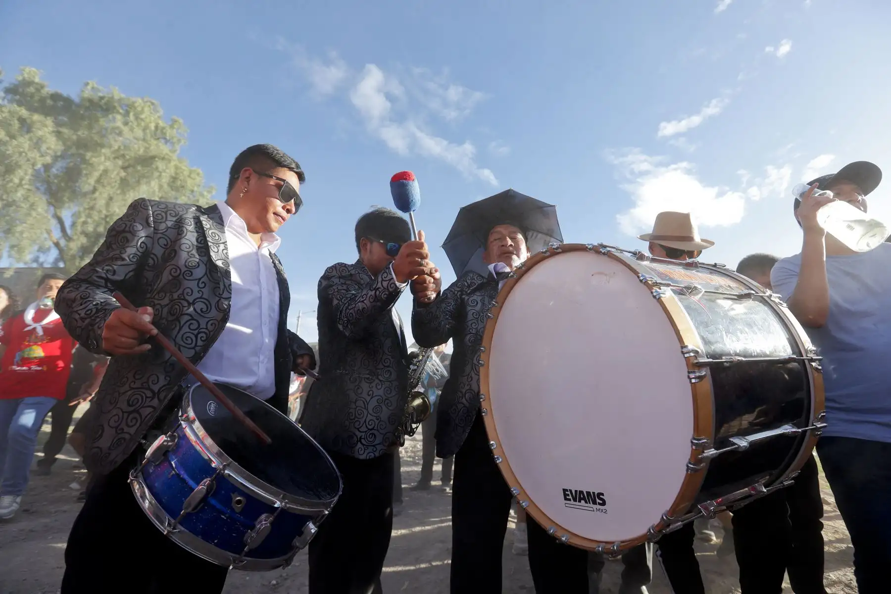 Semana Santa en Ayacucho: música, bailes y mucha diversión en la zona de Quicapata, en Carmen Alto, Ayacucho, donde se realizó el tradicional Pascua Toro, en el marco de las celebraciones por Semana Santa. Cientos de jóvenes acudieron a esta gran fiesta a campo abierto. Foto: ANDINA/Daniel Bracamonte