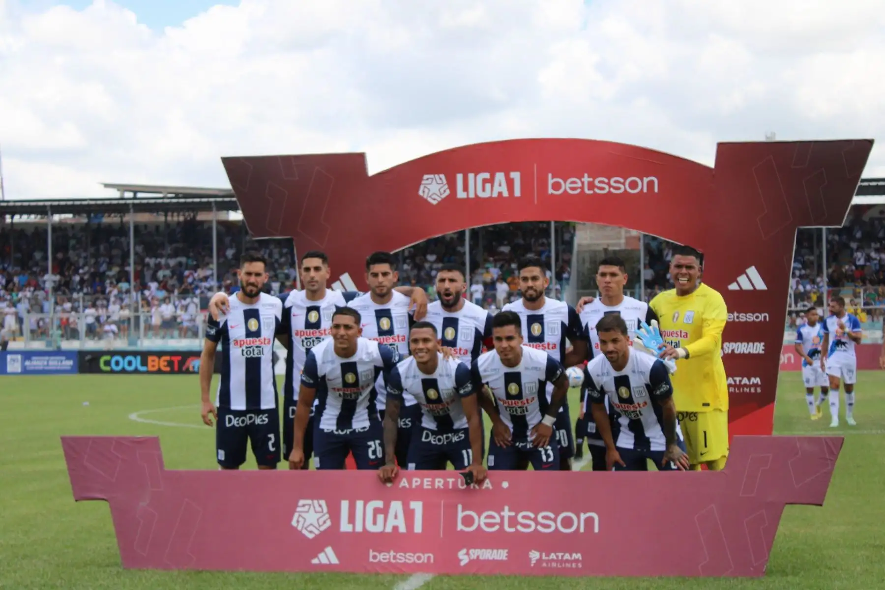 Alianza Lima contra Alianza Atlético en Sullana por la jornada 11 del Torneo Apertura. Foto: Liga 1
